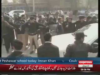 Peshawar Police misbehave with Parents of martyrs kids