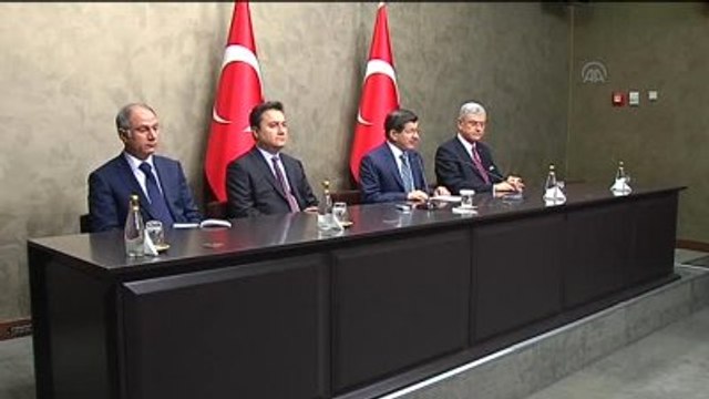 Davutoğlu: Bu Ülkede Hazreti Peygamber'e Hakaret Edilmesine İzin Vermeyiz