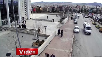 Dehşete düşüren kadın cinayeti kamerada