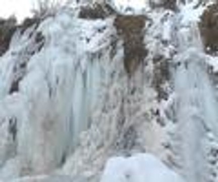 Girlevik Şelalesi buz tuttu