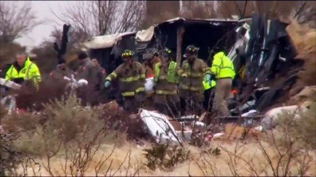 8 prisonniers et 2 gardiens meurent dans la collision de leur bus avec un train