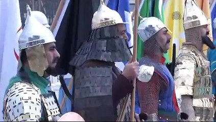 Aliyev resmi törenle karşılandı