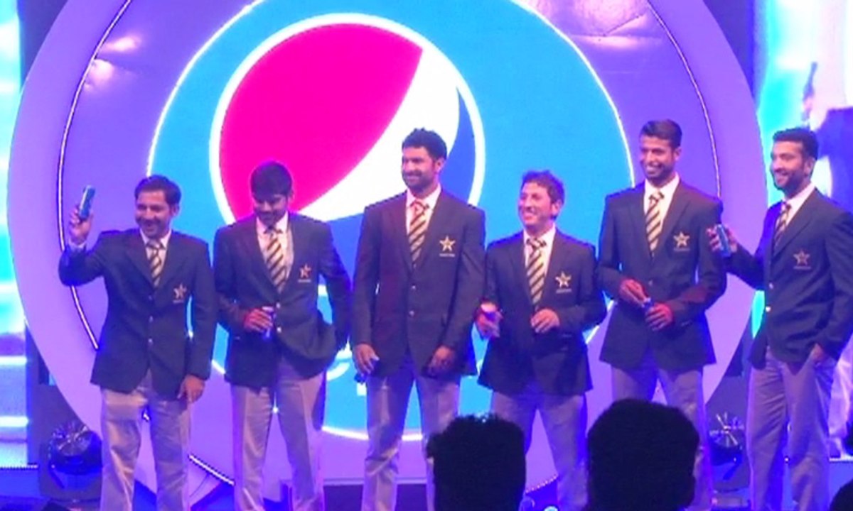Funny moments in inauguration of pakistan cricket team kit for world cup 2015