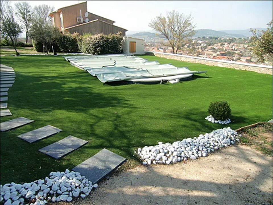 Pose gazon synthetique