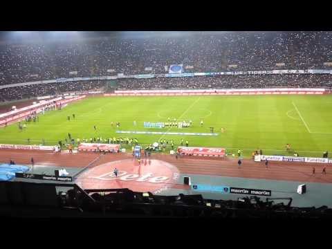 Napoli-Juventus, lo stadio canta ''Napule è'' di Pino Daniele (11.01.15)