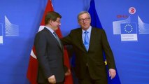 Başbakan Davutoğlu AB Komisyonu Başkanı Jean- Claude Juncker ile Görüştü