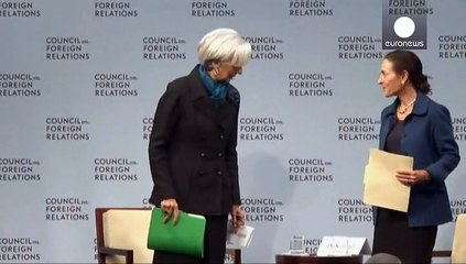 Lagarde no considera suficiente para la economía global que baje el petróleo y EEUU tenga buena salud
