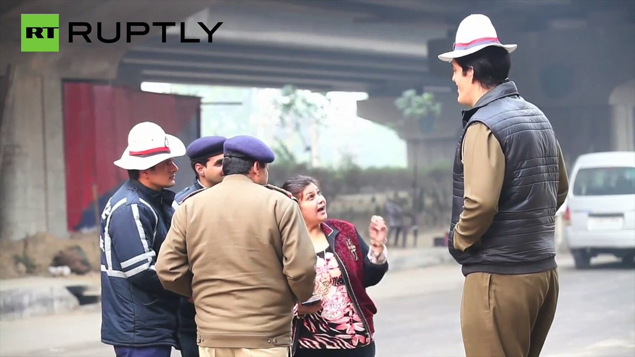 Conheça o polícia mais alto do mundo