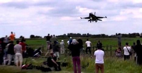 İngilizleri Korkutan Türk Pilottan Bomba Paylaşım