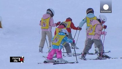 جبال الالب اليابانية: تزلج واستحمام في المياه البركانية الساخنة