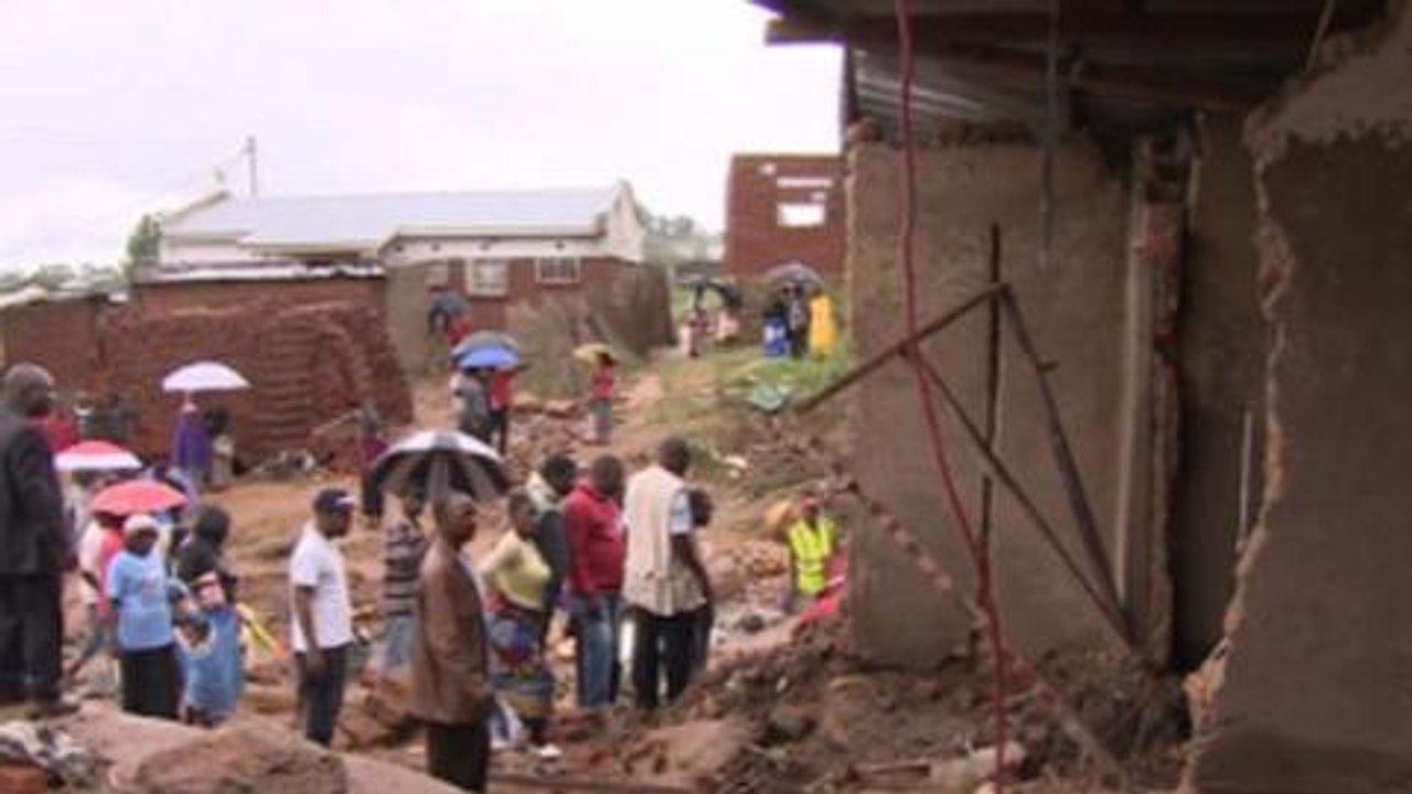 Dozens die in Malawi floods