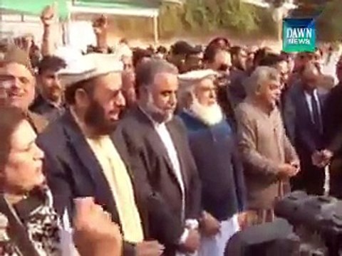 Arkan e Parliament Ehtejaji Rally Ma Sardar Muhammad Yousaf Khuwaja Saad Rafiq Or Degar