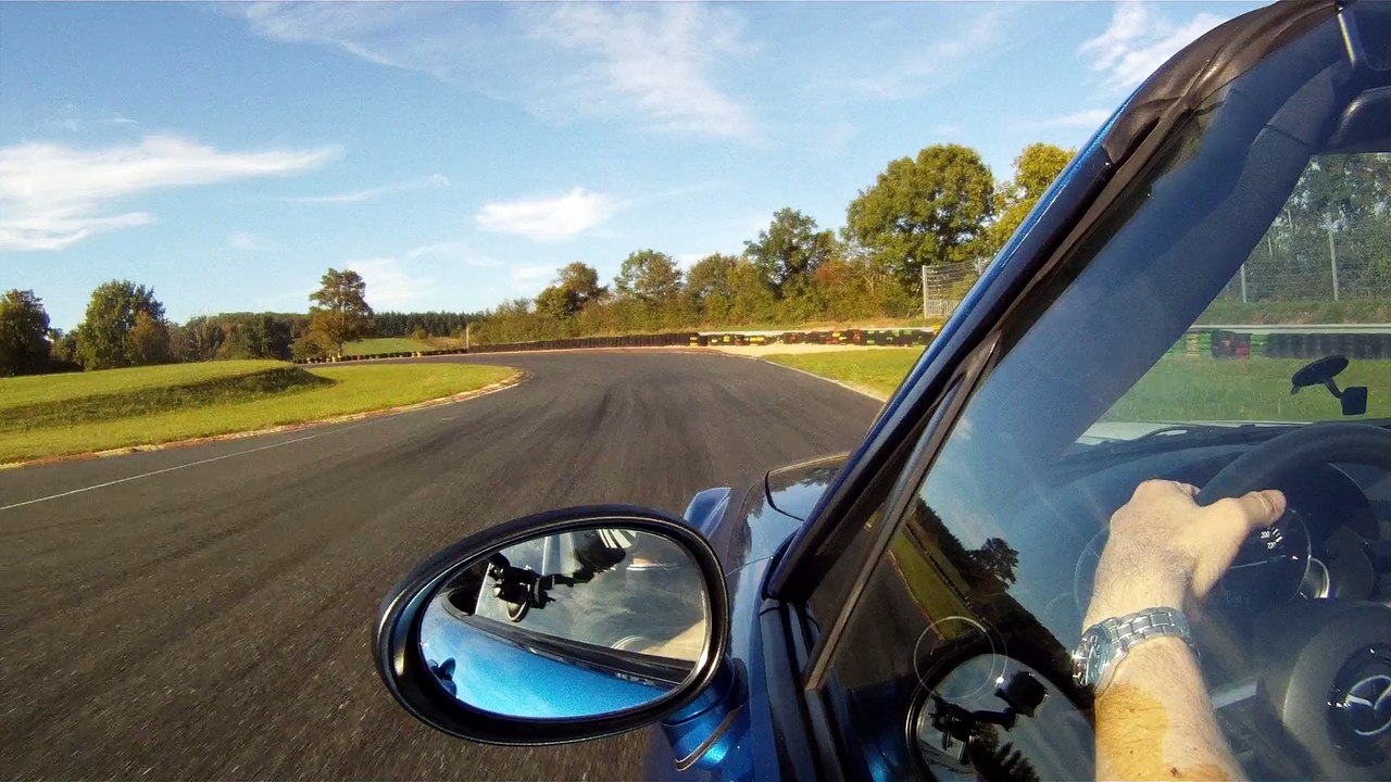 GOPR2455 flat twin Z3