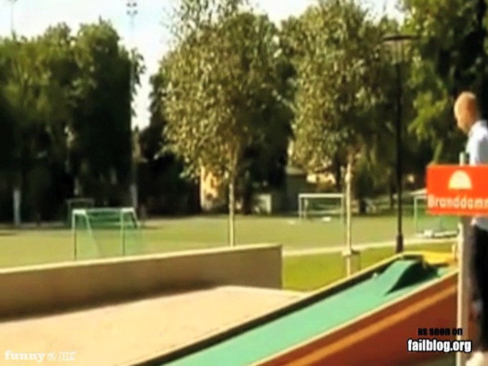 Mini Golf   Nice Hit With Golf Ball