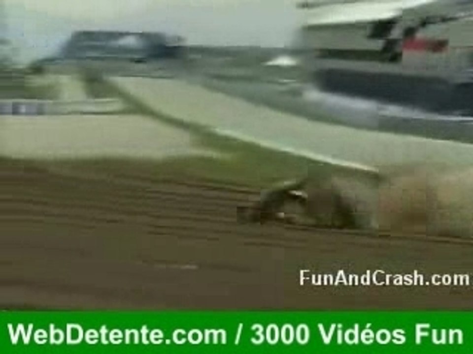 Crash accident chute sport mécanique