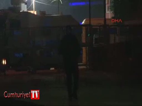 Cumhuriyet Gazetesi önünde güvenlik önlemi sürüyor