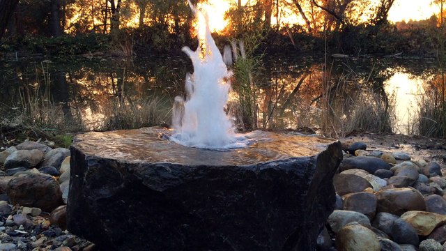 Small geyser water rock fountain IMG_0691