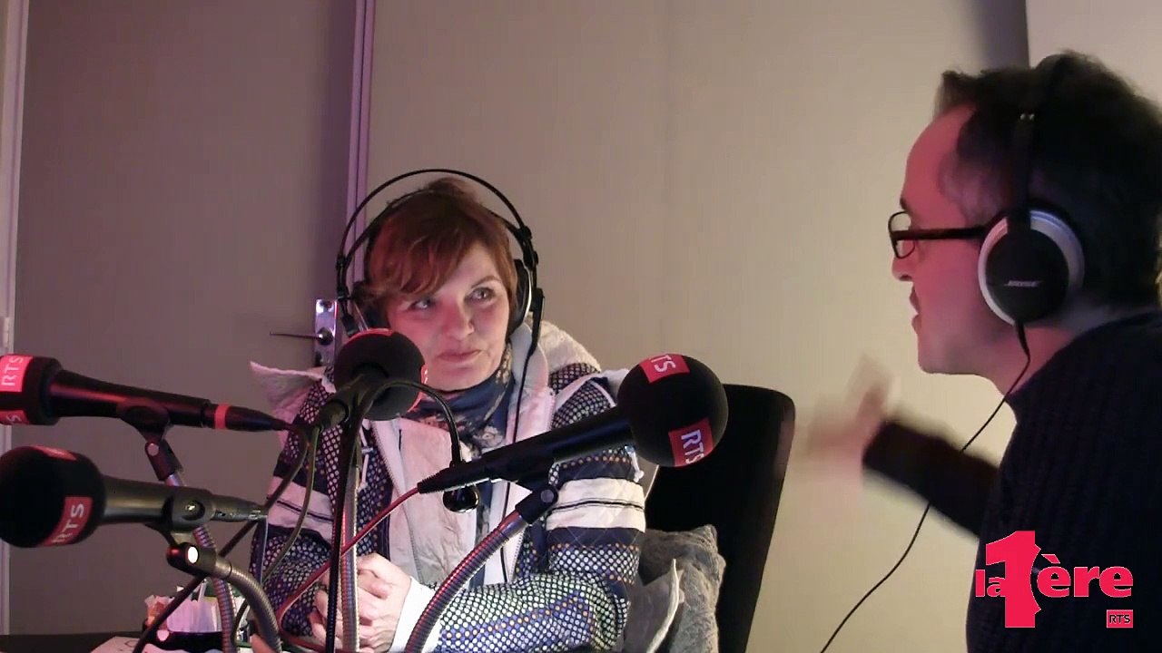 Diane Tell, à la guitare dans nos studios.