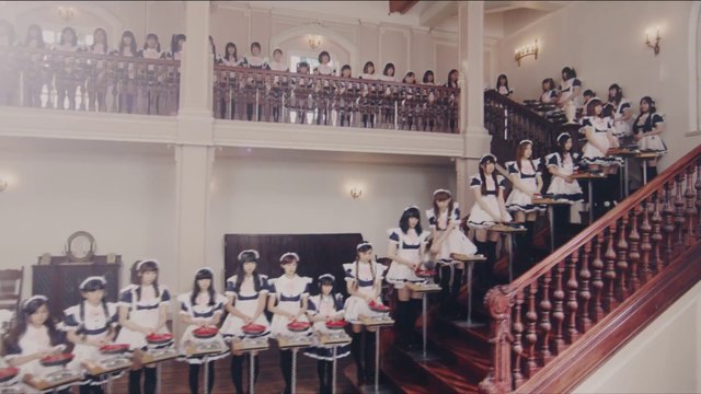 Des Servantes japonaise font des pancakes en série! Pub extra...