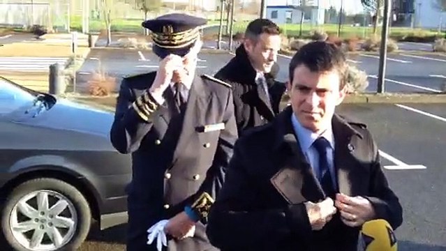 Le Premier ministre Manuel Valls s'exprime sur le terrorisme à Ergué-Gabéric