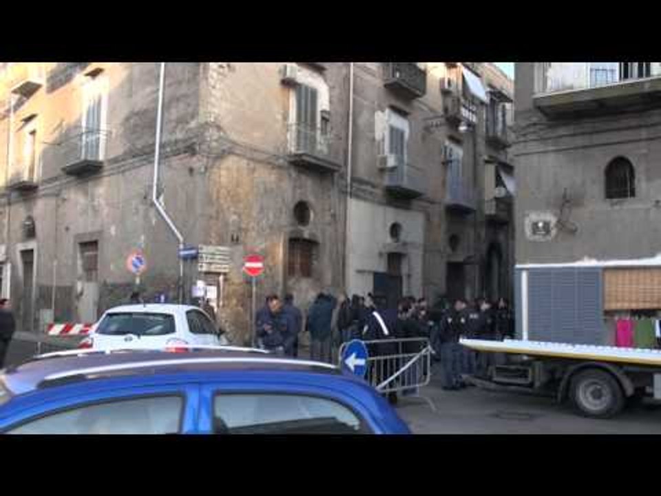 Torre Annunziata (NA) - Sgomberato Palazzo Fienga, fortino del clan Gionta (15.01.15)