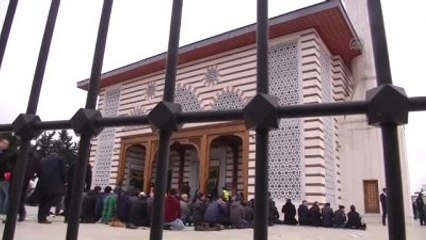 Başbakan Davutoğlu, Cuma Namazı