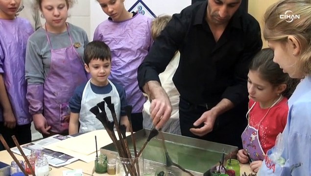 Türk-Rus Kültür Merkezi’nden Rus engelli çocuklara Ebru dersi