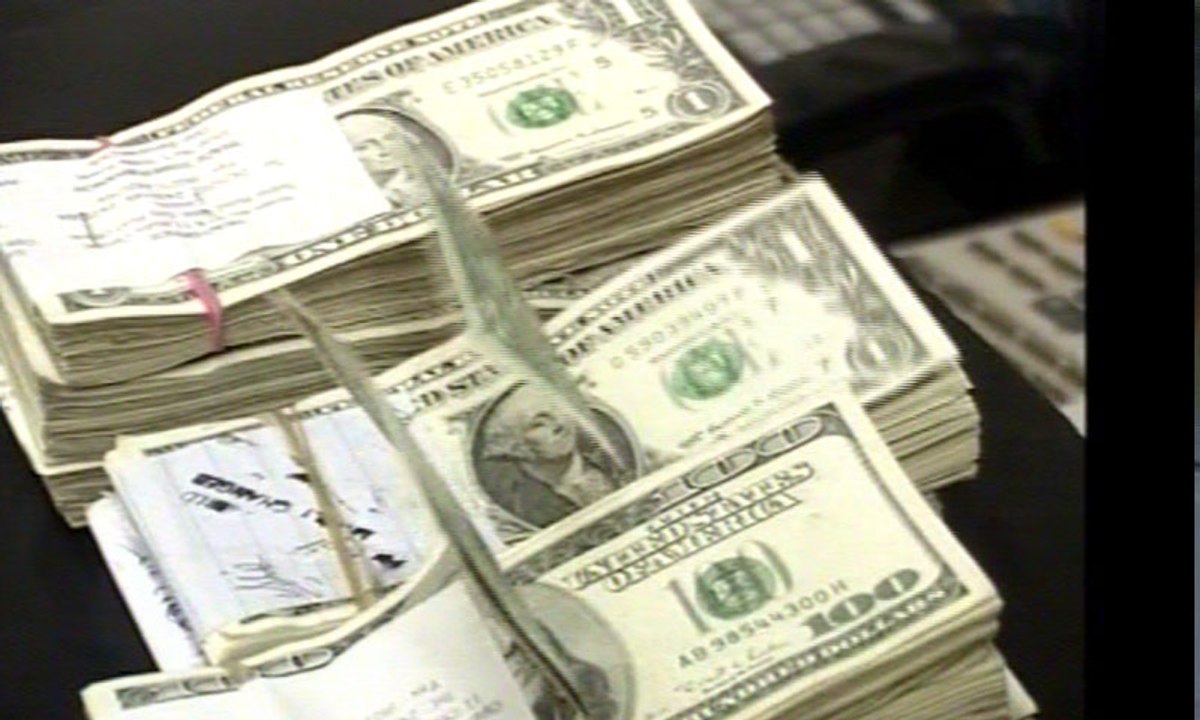 Daily $2.5 crore smuggling to foreign countries exposed