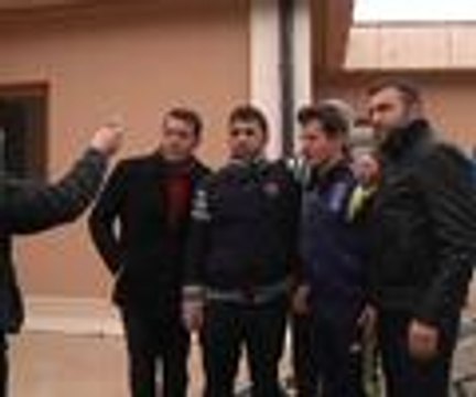 Futbolcular Dinler Bahçesinde cuma namazı kıldı