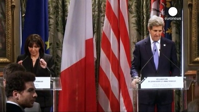 Παρίσι: Συλληπητήρια του Τζον Κέρι για τα θύματα των επιθέσεων