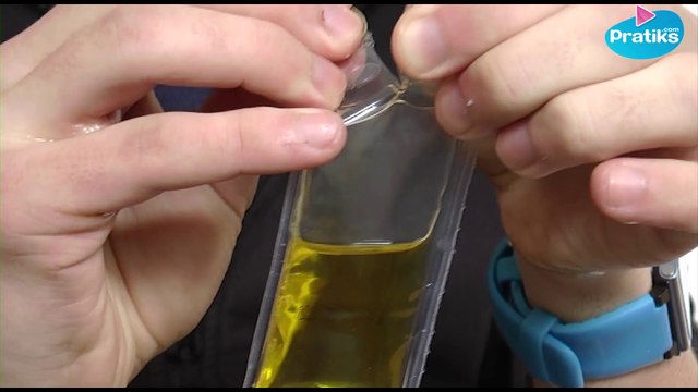 Comment ouvrir un sachet plastique à l'aide de deux pièces de monnaie