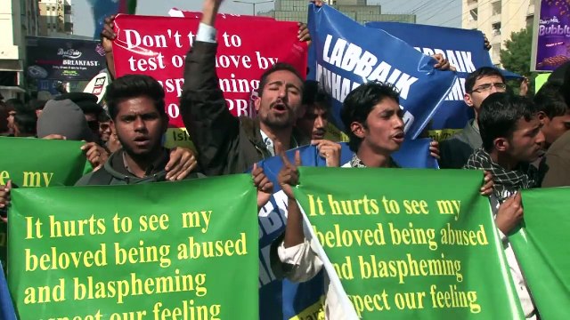 Manifestação anti-Charlie Hebdo fere fotógrafo no Paquistão
