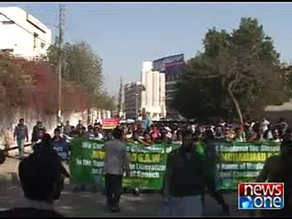 Anti-Charlie Hebdo protests in Karachi turn violent