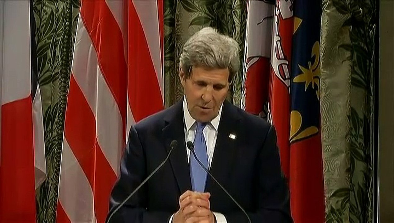 Attentats à Paris : "Je me joins à vous pour rendre hommage à ceux qui nous ont quittés", lance John Kerry