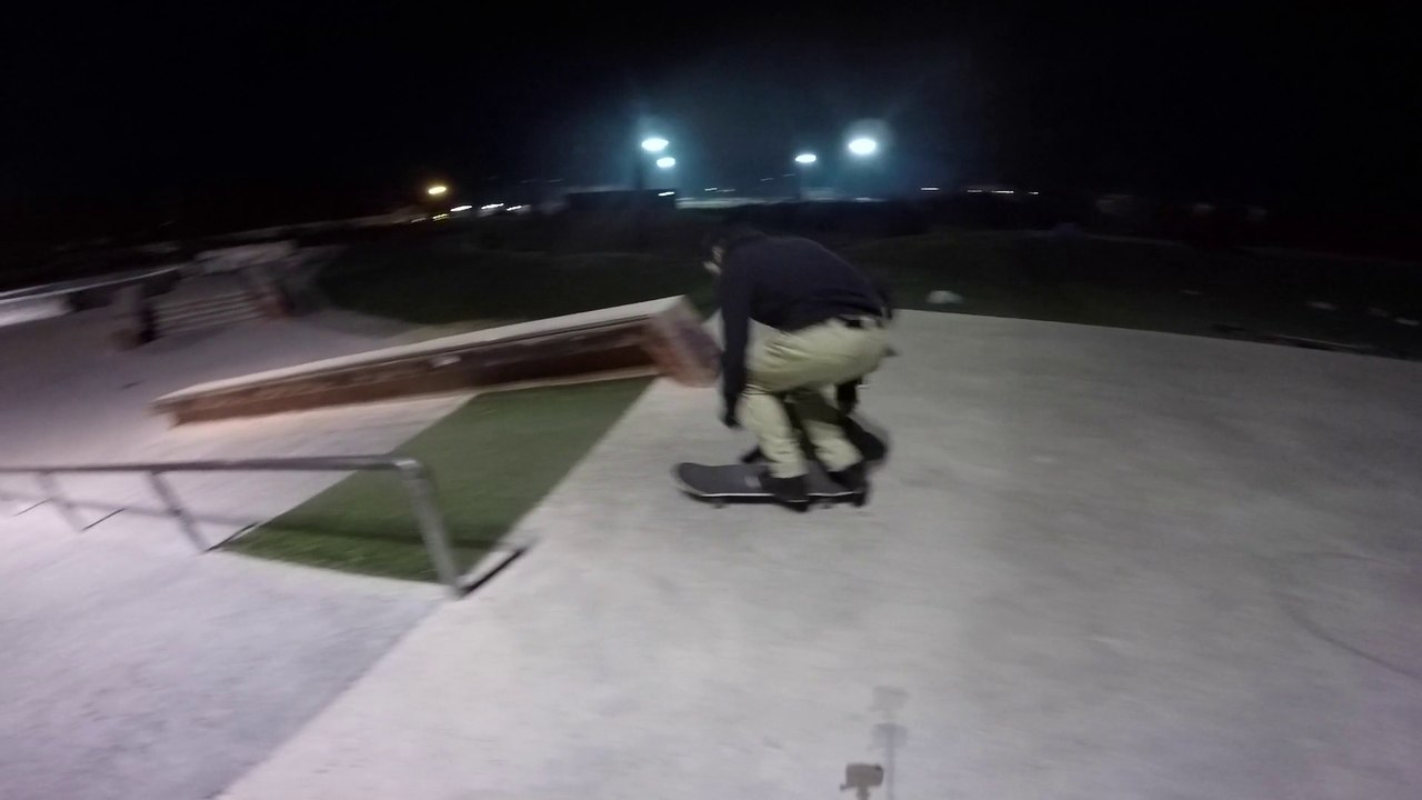 GAUTHIER @NIGHT DRAGUIGNAN SKATEPARK