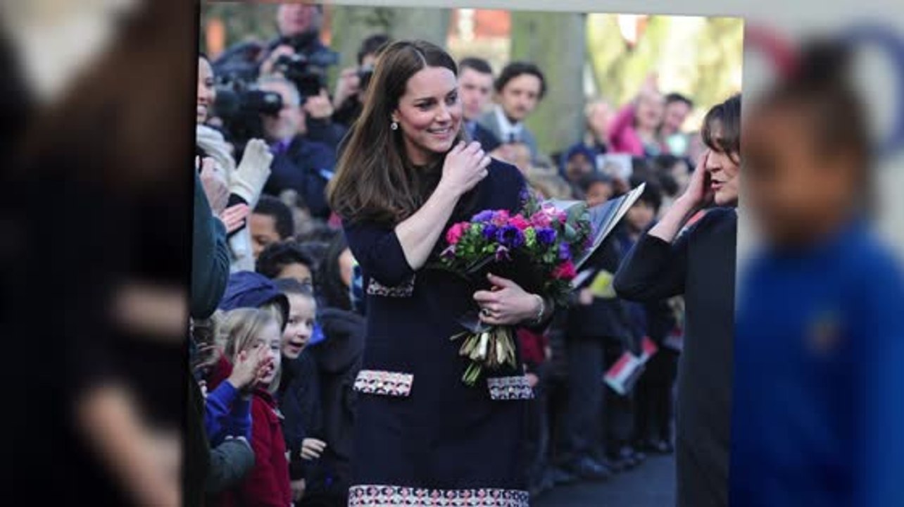 Kate middleton sieht bei ihrem ersten, öffentlichen auftritt in 2015 elegant aus