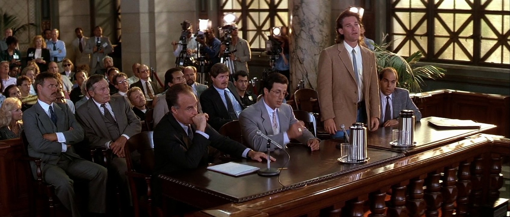 Танго и Кэш (боевик, комедия, криминал)