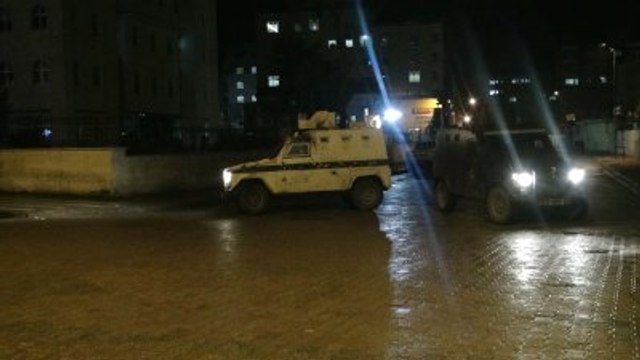 Cizre'de Hükümet Konağı'na Roketli Saldırı