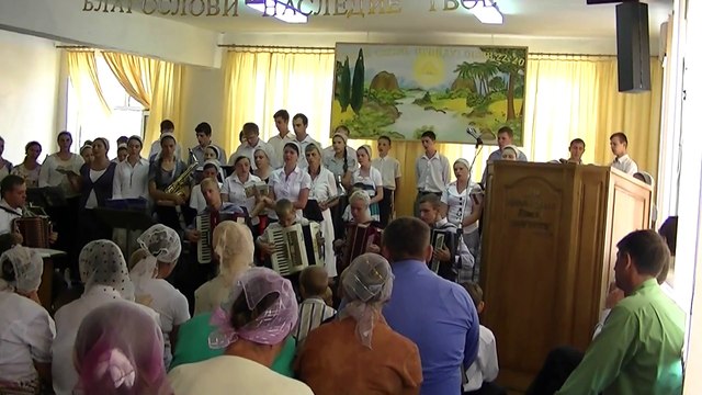 Солнце светит ласково в бирюзовой вышине. Молодь Церкви ХВЄП м. Нова Каховка