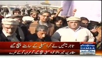 Traders Hold Protest Outside KPK Assembly & Chanting ‘Go Imran Go’ Slogans