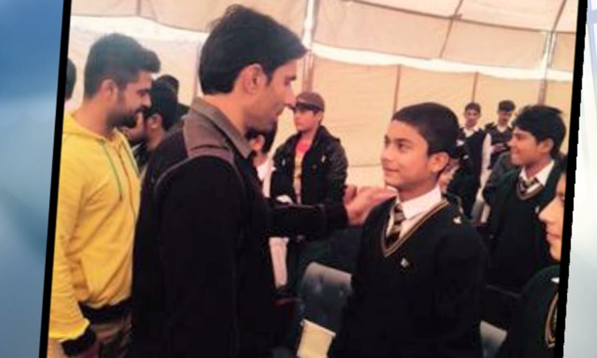 Pakistan cricket team visits Peshawar school attack victims