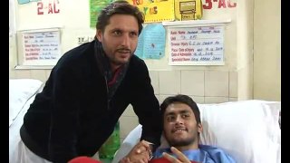 Peshawar: Pakistan Cricketers visit APS, hospital on Jan 17, 2015
