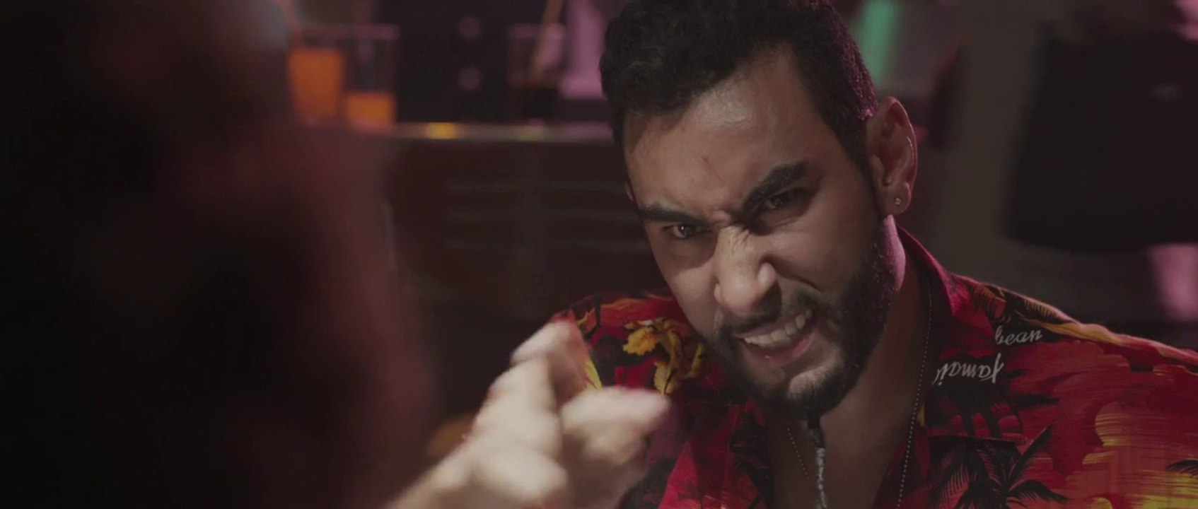 A Toute Epreuve (2013) la Rencontre avec Emile ou "scarface" (MySelectScene)