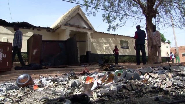 Níger: igrejas incendiadas em protestos anti-Charlie Hebdo