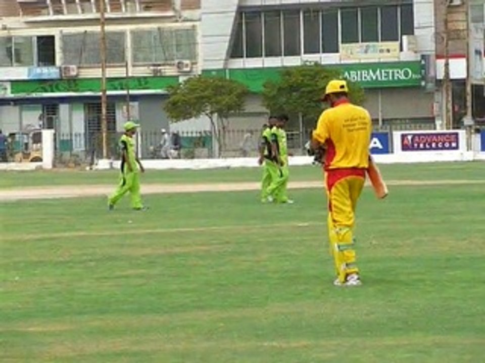 11 OF 17 FAISAL MUBASHIR MOVES IN ASAD BAIG OUT *** 24-07-2014 CRICKET COMMENTARY BY : PCB COACH PROF. NADEEM HAIDER BUKHARI  1st SEMI FINAL  VITAL FIVE CRICKET CLUB KARACHI vs YJ CRICKET CLUB KARACHI  *** 3rd VITAL 5 CLUB CRICKET RAMZAN CRICKET FEST (10)