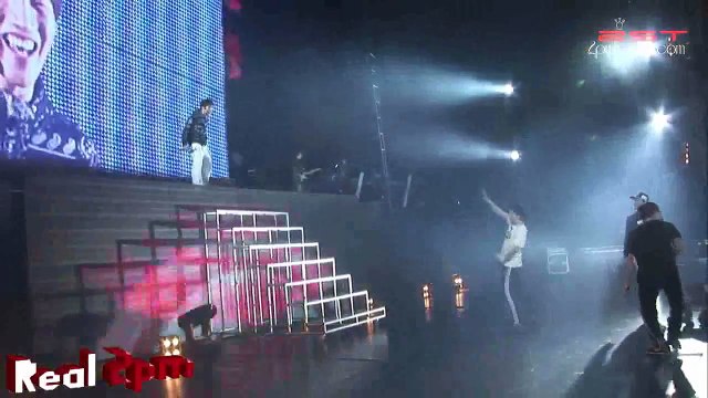 [Vietsub - 2ST] [Real] 2012 LIVE TOUR tại Thượng Hải 'WTII'