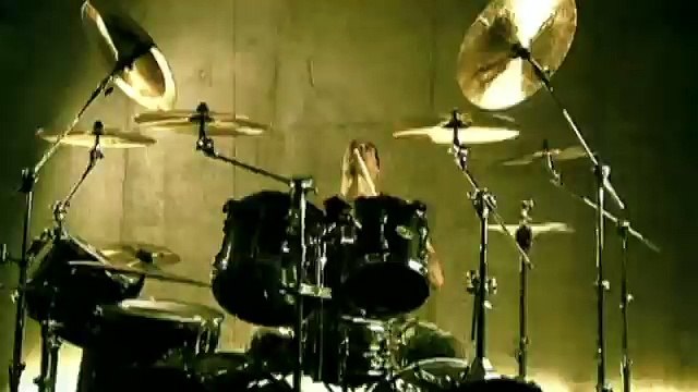 Firewind - Falling To Pieces