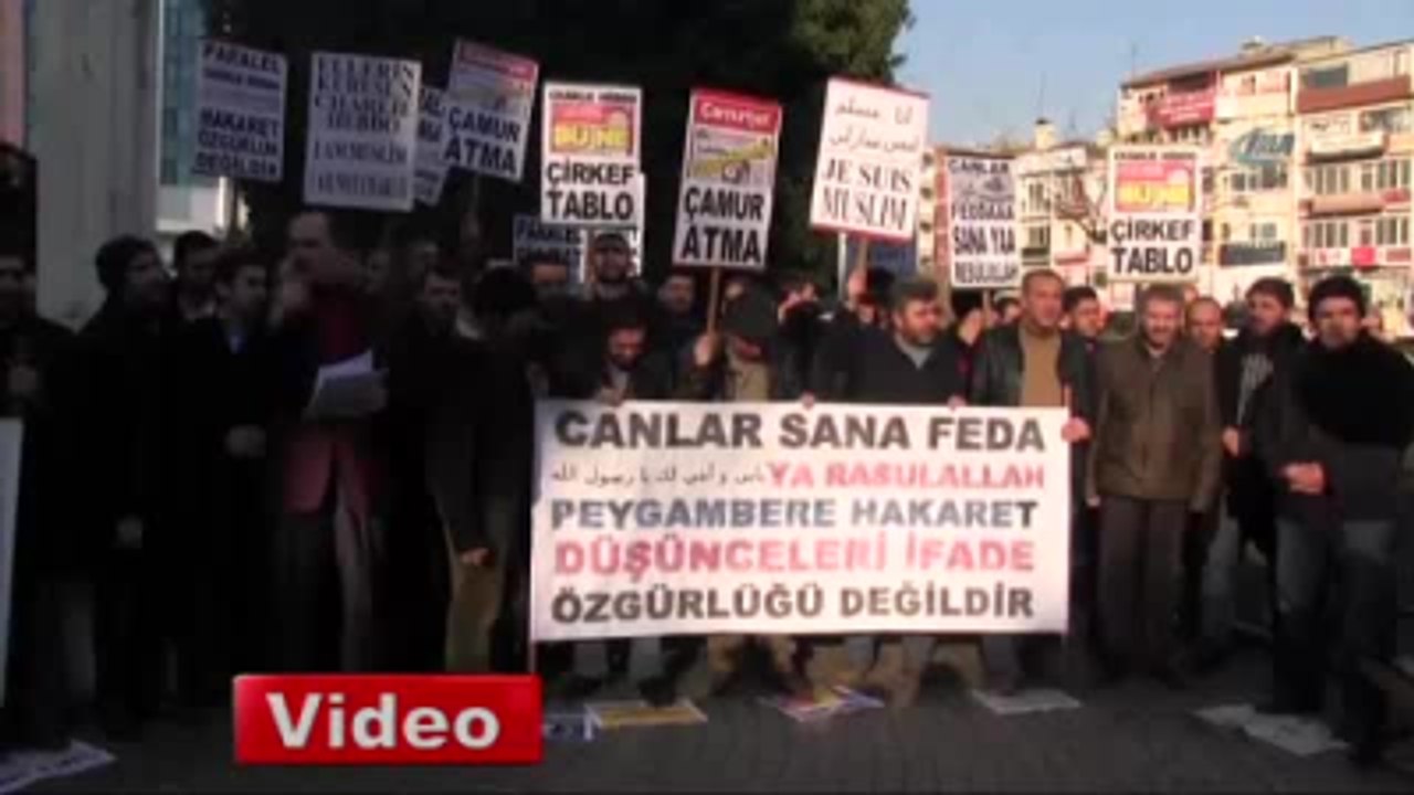 Kocaeli'de 'Karikatür' Protestosu