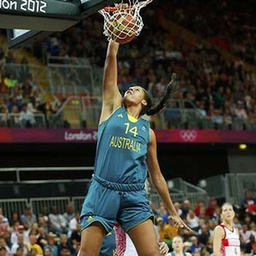 Liz sales cambage dunk