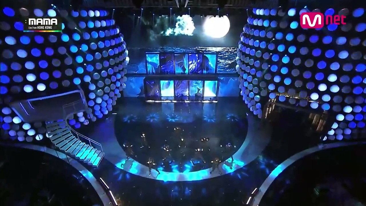 EXO-Black Pearl + Tell Me What Is Love+중독(Overdose) at 2014 MAMA